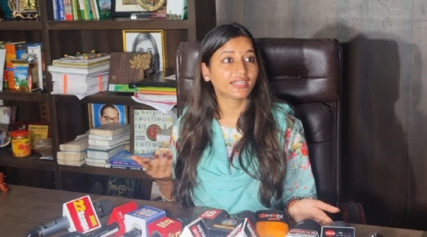 कांग्रेस की राष्‍ट्रीय सचिव अंबा प्रसाद प्रेस वार्ता करते हुए