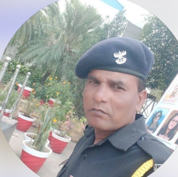 मृतक गार्ड का फाइल फोटो