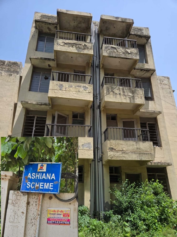 गुरुग्राम के सेक्टर-47 में इन्हीं फ्लैट को रेनोवेट करके गरीबों को दिया जाएगा।