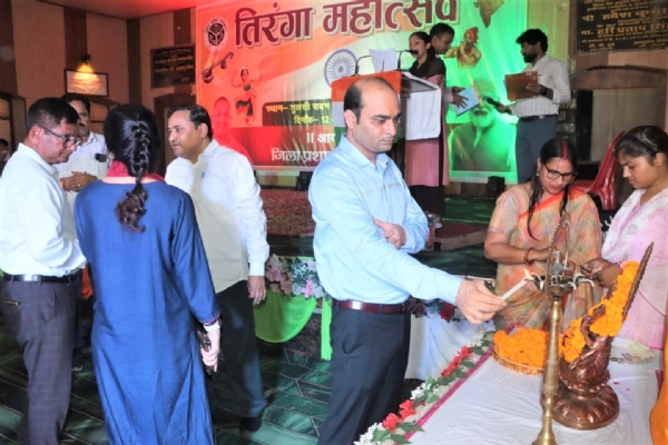 प्रतापगढ में तिरंगा