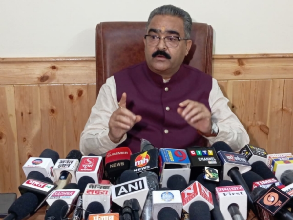 भाजपा नेता बिक्रम ठाकुर