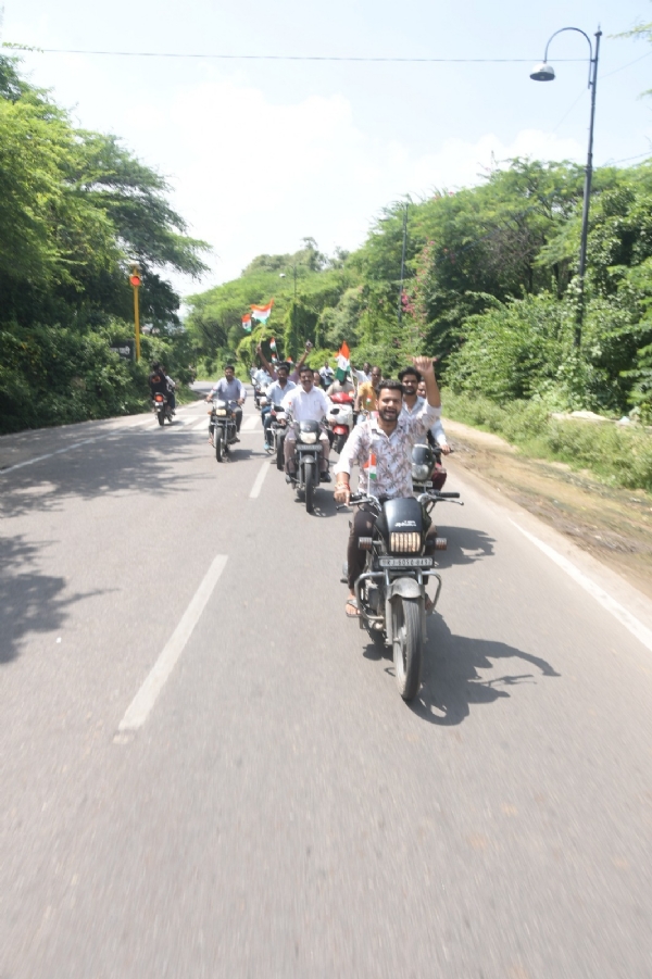 हर घर तिरंगा रैली के साथ दिया स्वच्छता का संदेश