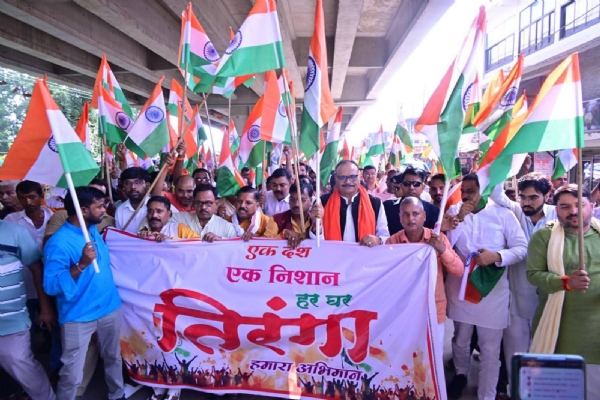 तिरंगा यात्रा कुमारगंज में सम्मिलित हुए उप मुख्यमंत्री ब्रजेश