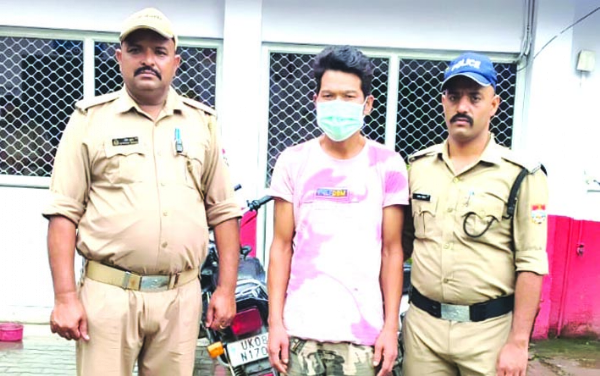 पुलिस गिरफ्त में आरोपित