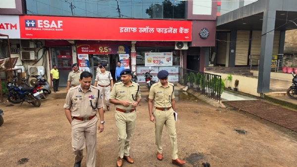 14 करोड़ के सोने लुटेरों की तलाश में जुटी 15 थानों की पुलिस, आईजी एसपी मौके पर