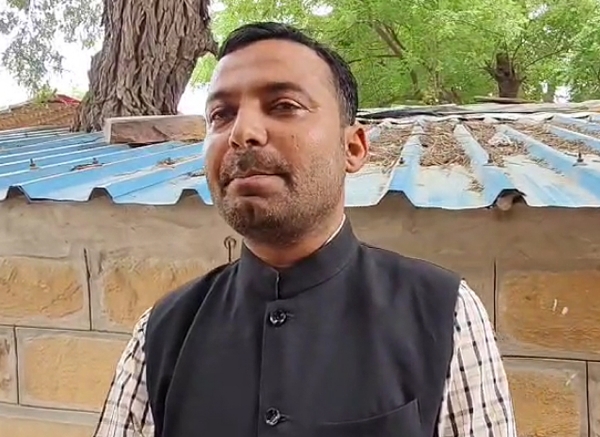 उपराष्ट्रपति चुनाव के लिए जैसलमेर निवासी जलालुद्दीन ने दाखिल किया नामांकन