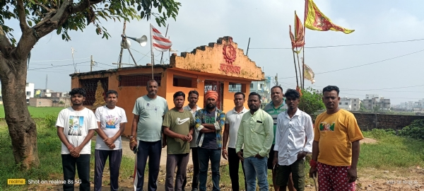 बैठक में शामिल मड़ई समिति के सदस्यगण