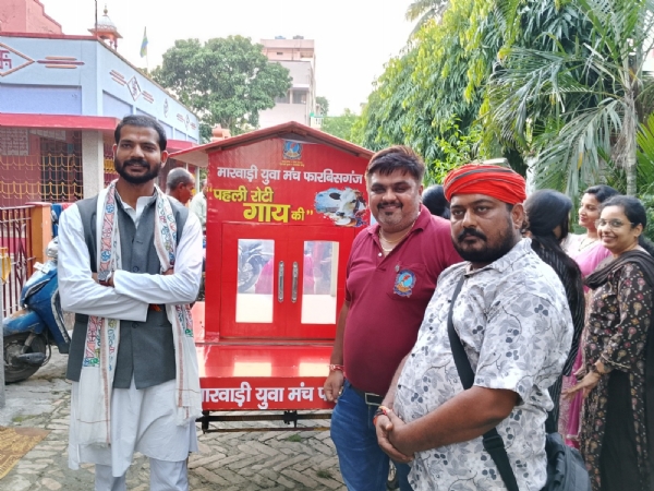 पहली रोटी गाय को, घर-घर जाकर गो माता के लिए रोटियां जुटाएगा ये खास वाहन, युवाओं की अनूठी पहल