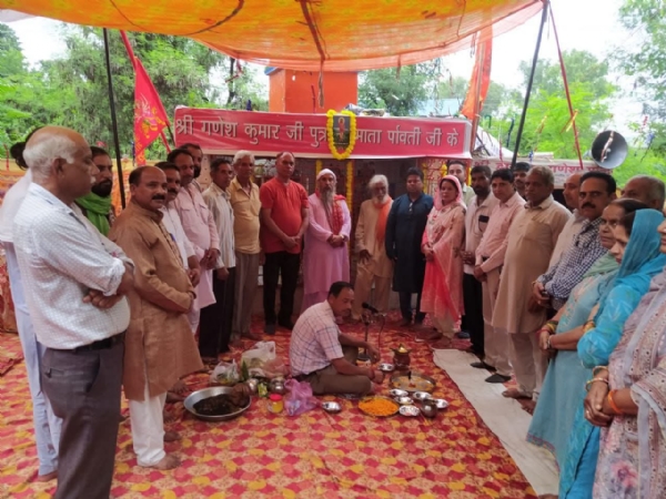 पालौडा में श्रद्धालुओं ने गुरु गणेश कुमार जी महाराज का जन्मदिवस मनाया