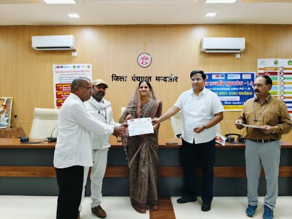पंचायत विकास सूचकांक  में सर्वश्रेष्ठ प्रदर्शन करने वाली पंचायतें हुई सम्मानित