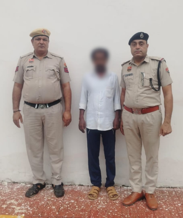 हत्या के आरोपी पुलिस हिरासत में।