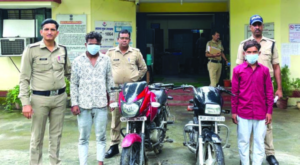 पुलिस गिरफ्त में आरोपित