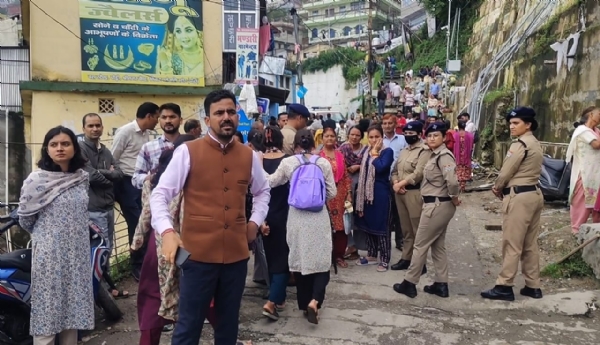 अतिक्रमण के खिलाफ चला प्रशासन का डंडा