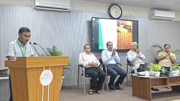 दून पुस्तकालय एवं शोध केन्द्र की ओर से आयोजित गोष्ठी।