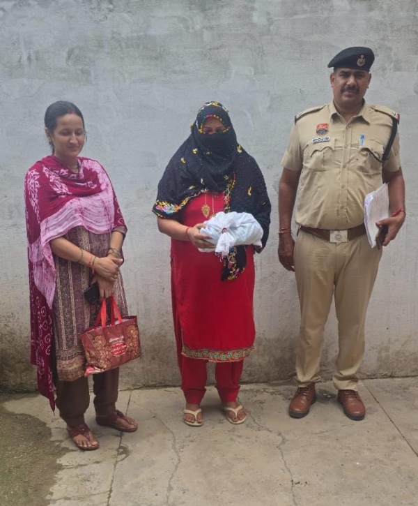 पुलिस हिरासत में नशा तस्कर महिला