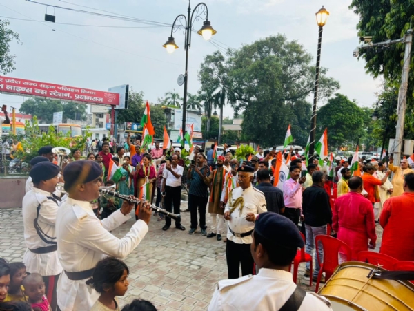प्रयागराज में शहीद वाल स्थल आयोजित कार्यक्रम का छाया चित्र
