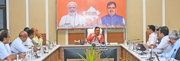जलदाय विभाग की समीक्षा बैठक।