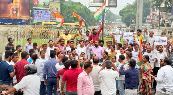 जमशेदपुर में कांग्रेस का पुतला दहन