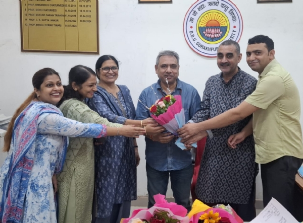 आग्रह नहीं,अध्ययन की समग्रता होगी व्याख्या का आधार : प्रोफेसर हिमांशु चतुर्वेदी*