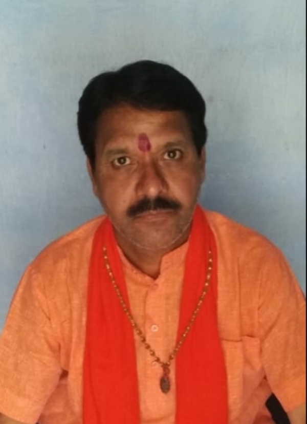 पंडित राजकुमार तिवारी।