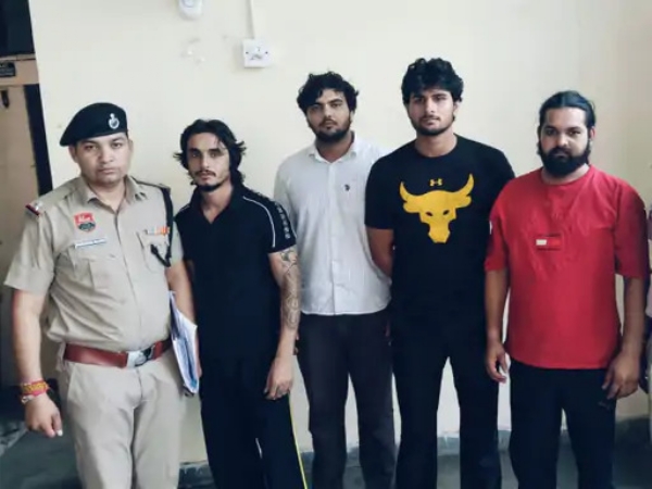 पुलिस की गिरफ्त में आरोपी।