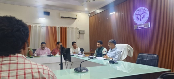 मुख्यमंत्री डैशबोर्ड पर विकास योजनाओं की प्रगति बैठक