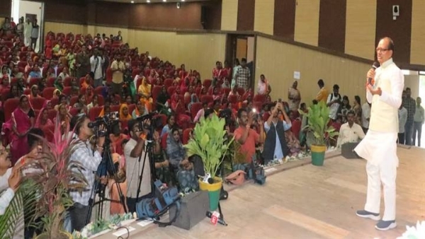 केंद्रीय मंत्री शिवराज सिंह ने सभी को स्वदेशी वस्तुएं अपनाने का संदेश दिया