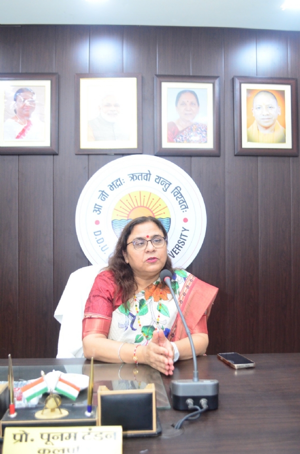 कुलपति प्रो. पूनम टंडन ने किया 44वें दीक्षांत समारोह के लोगो का अनावरण*