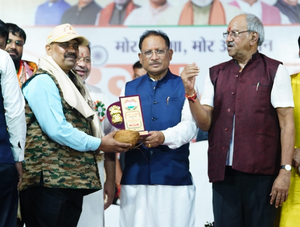 पूर्व सैनिकों एवं सेना के अधिकारियों का सम्मान