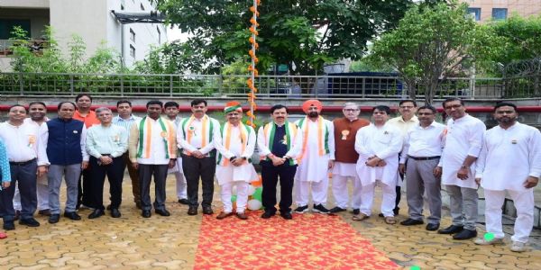 रेलटेल के अध्यक्ष एवं प्रबंध निदेशक संजय कुमार ने गुरुग्राम स्थित रेलटेल कार्यालय में आयोजित भव्य समारोह में राष्ट्रीय ध्वज फहराया