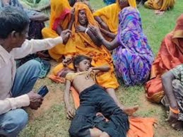 ड्राइविंग सीखने के दौरान युवक ने बच्ची काे मारी टक्कर