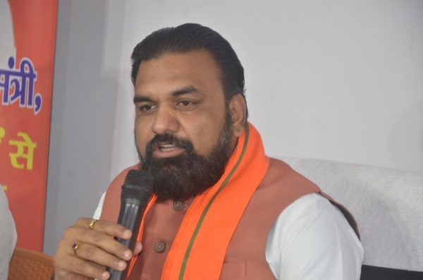 उपमुख्यमंत्री सम्राट चौधरी पत्रकार वार्ता करते हुए