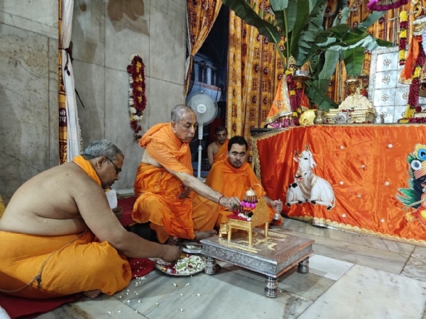 नंदोत्सव में आनंद बरसाकर नगर भ्रमण पर निकले श्री गोविंद देवजी,