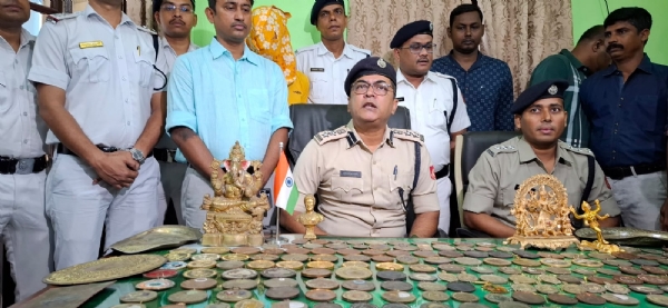प्रेस कांफ्रेंस की तस्वीर