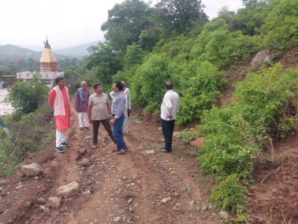डीडीसी चेयरमैन कर्नल महाजन सिंह ने किया बाढ़ और भूस्खलन प्रभावित क्षेत्रों का दौरा