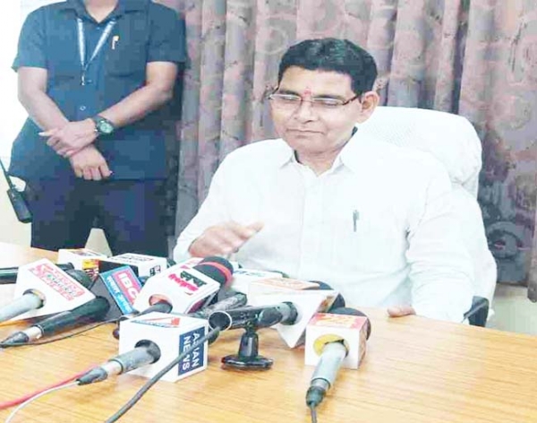राजस्व मंत्री टंकराम वर्मा