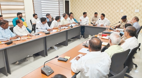 बैठक की अध्यक्षता करते हुए हरियाणा विधानसभा के डिप्टी स्पीकर डा. कृष्ण मिड्ढा।