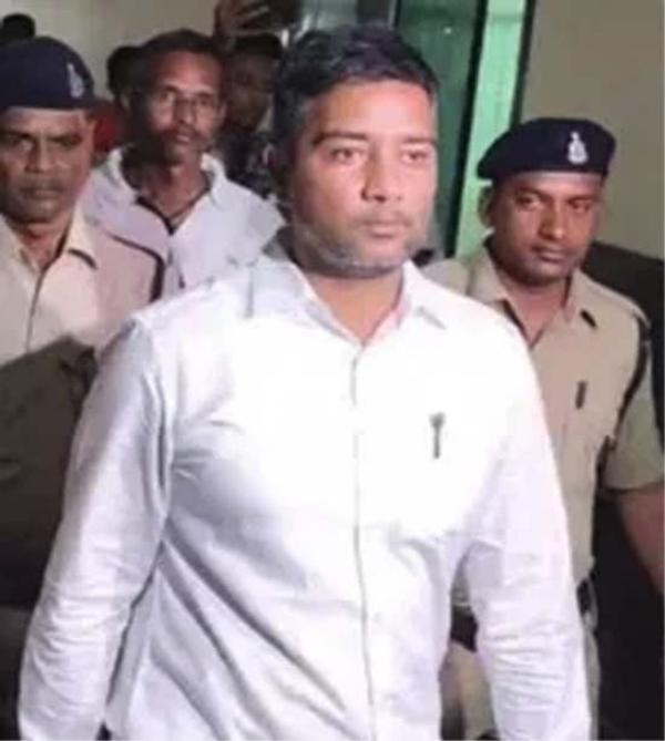 शराब घोटाले में गिरफ्तार पूर्व मुख्यमंत्री भूपेश बघेल के बेटे चैतन्य बघेल