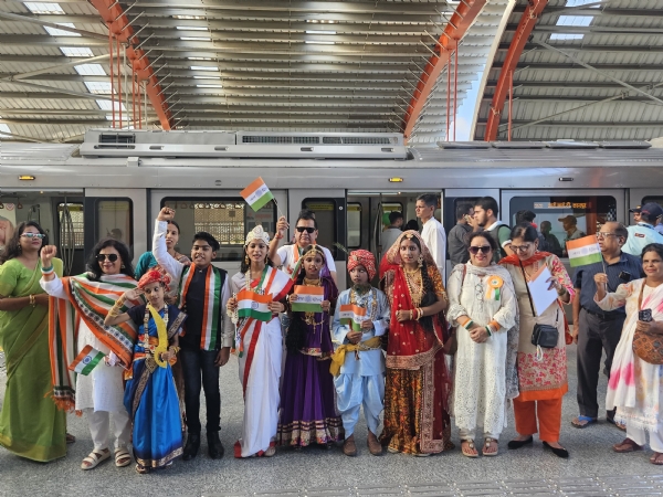 कार्यक्रम के दौरान लिया गया ग्रुप फ़ोटो