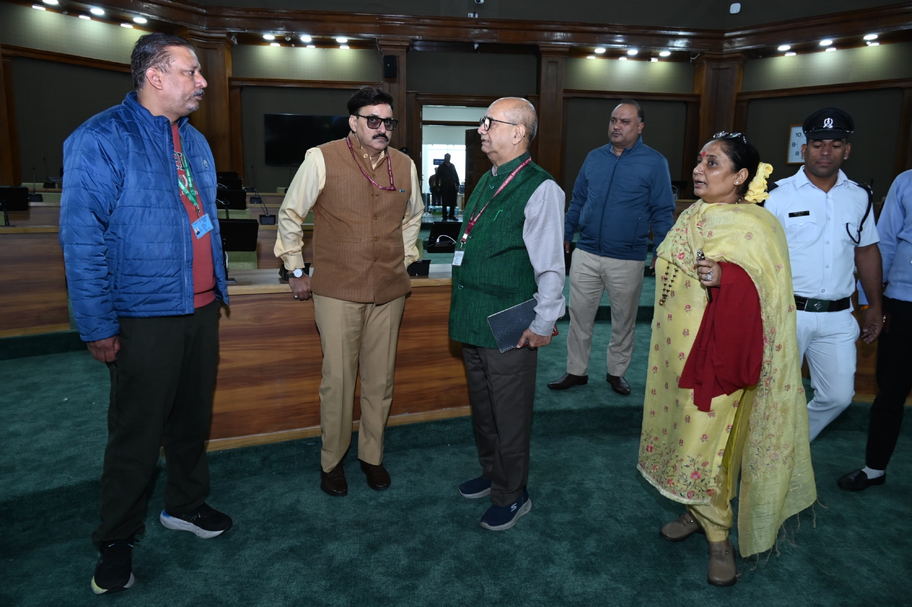 विधानसभा अध्यक्ष ऋतू खंडूड़ी भूषण भराड़ीसैंण में विधानसभा मंडप का निरीक्षण करती।