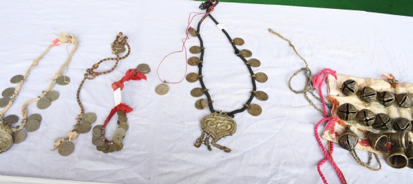 पारंपरिक गहनों ने खीचा दर्शकों का मन