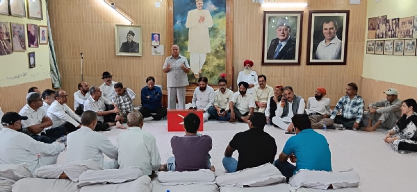 नेकां ने केंद्र सरकार पर बनाया राज्य का दर्जा बहाल करने का दबाव