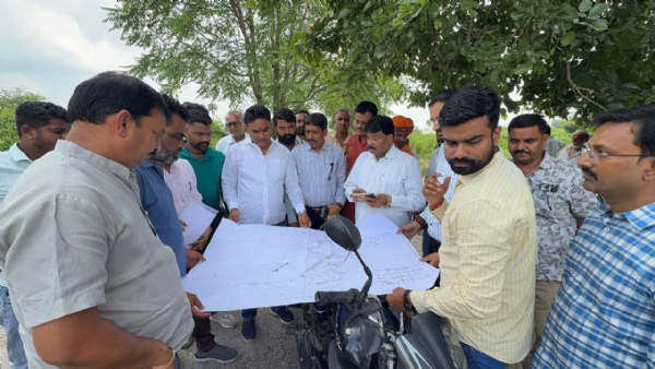 चित्तौड़गढ़ विधायक ने सोमवार को किया झांझरिया तालाब का अवलोकन।
