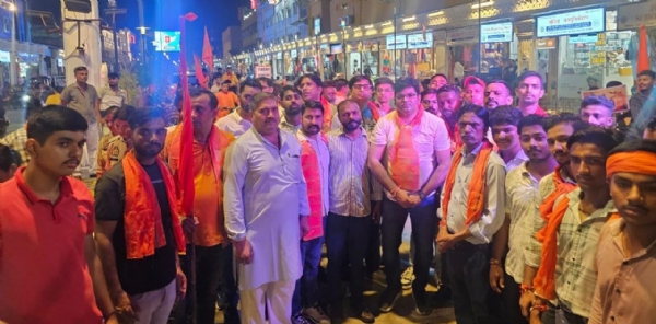 हिंदू जागरण मंच  मुरादाबाद महानगर द्वारा निकाली गई अखंड भारत संकल्प यात्रा के शुभारंभ पर उपस्थित पदाधिकारी।