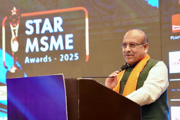 दिल्ली में एमएसएमई ग्लोबल समिट 2025 को संबोधित करते दिल्ली विधानसभा अध्यक्ष विजेंद्र गुप्ता