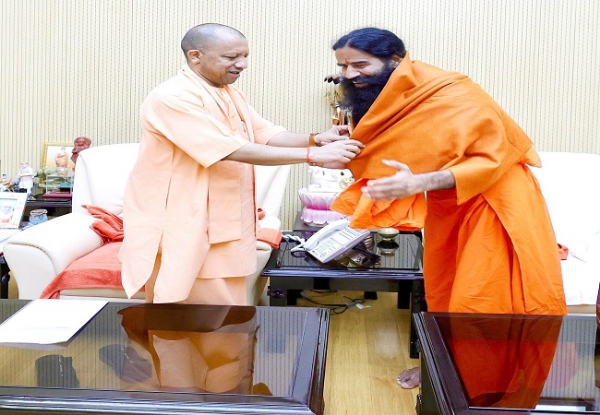 मुख्यमंत्री योगी से मिले बाबा रामदेव