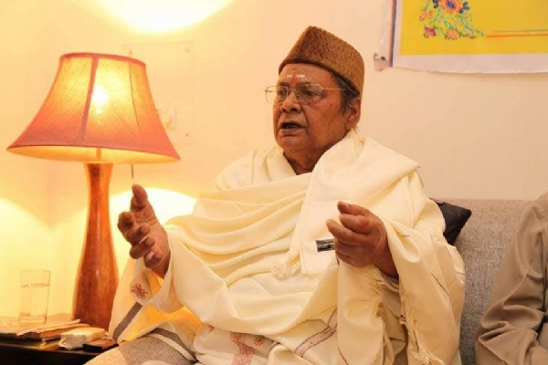 आचार्य निशांतकेतु की फाइल फोटो