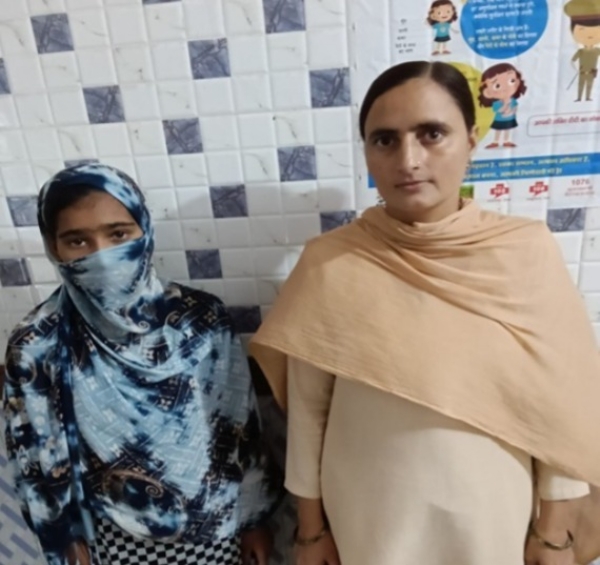 पुलिस हिरासत में किशोरी