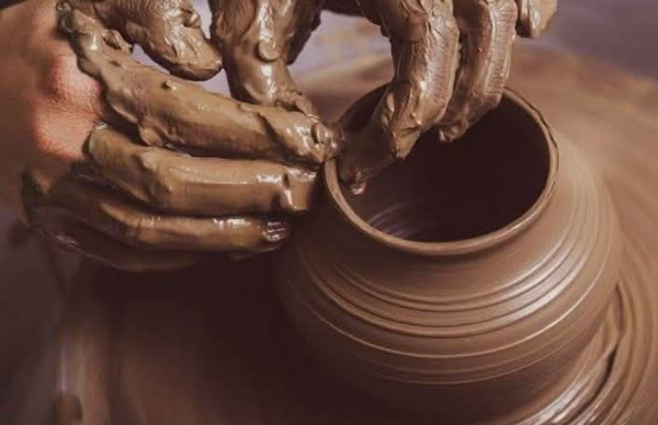 माटीकला के परम्परागत/प्रशिक्षित कारीगरों के बहुरेगें दिन: सुष्मिता सिंह