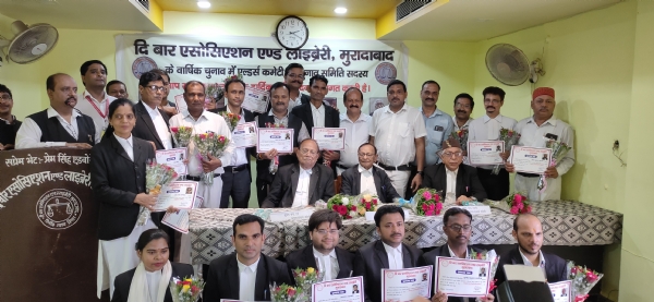 एल्डर कमेटी के द्वारा नवनिर्वाचित कार्यकारिणी को प्रमाण पत्र वितरित किये गए।
